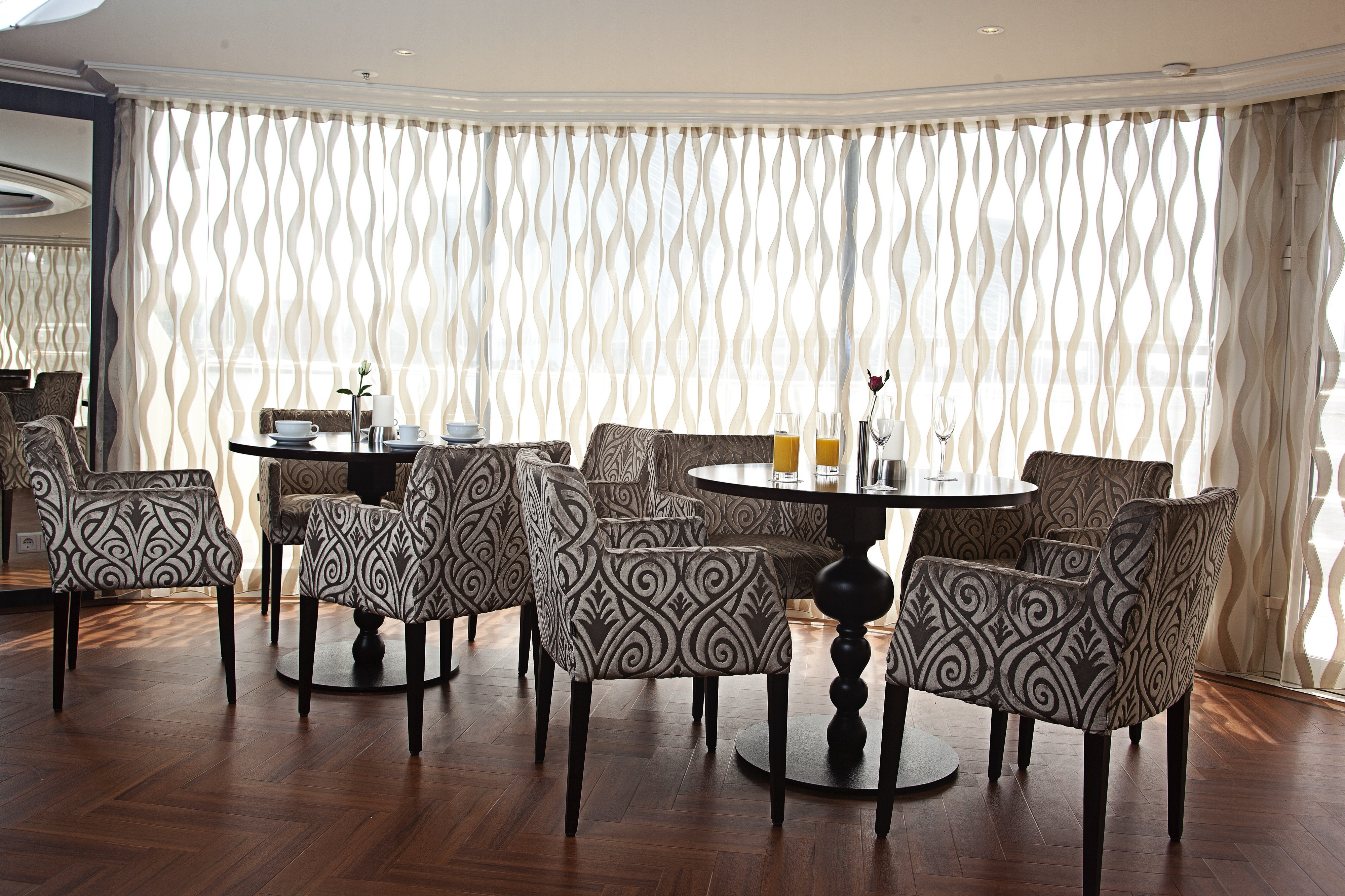 MS William Shakespeare - Midsummer Bar & Restaurant